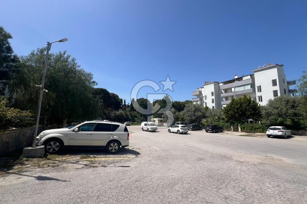 Kuşadası Merkezde Marina Yakını 3+1 Site içi Satılık Daire