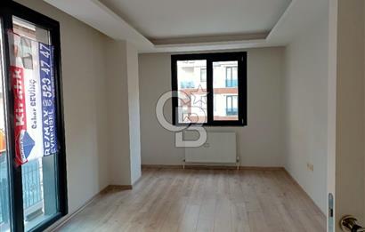 ümraniye inkılap mah. sitede 2 oda 1 salon 1 katta 85 m2 
