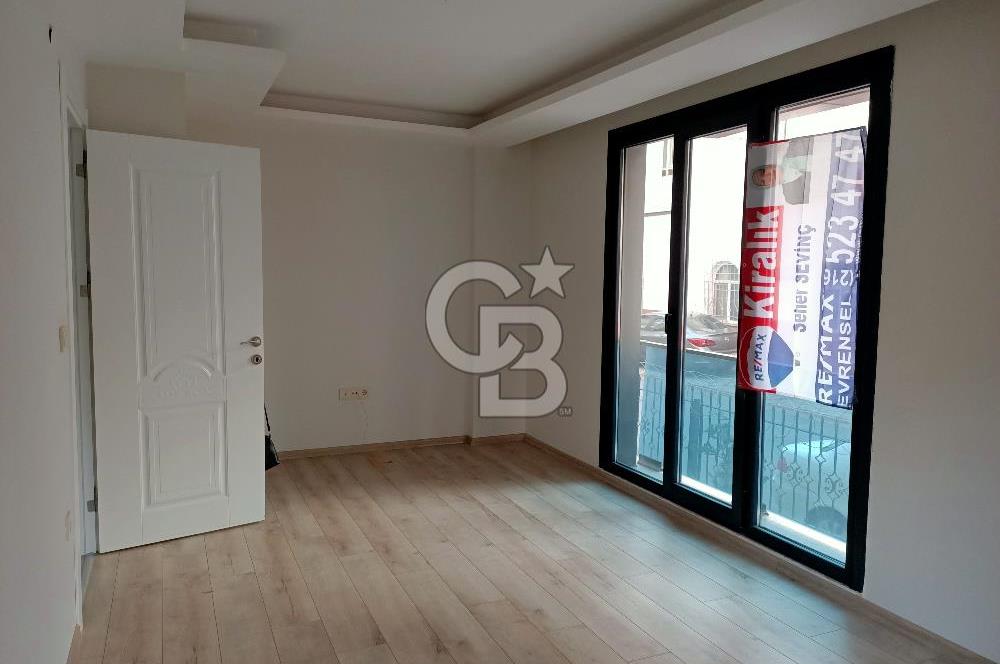 ümraniye inkılap mah. sitede 2 oda 1 salon 1 katta 85 m2 