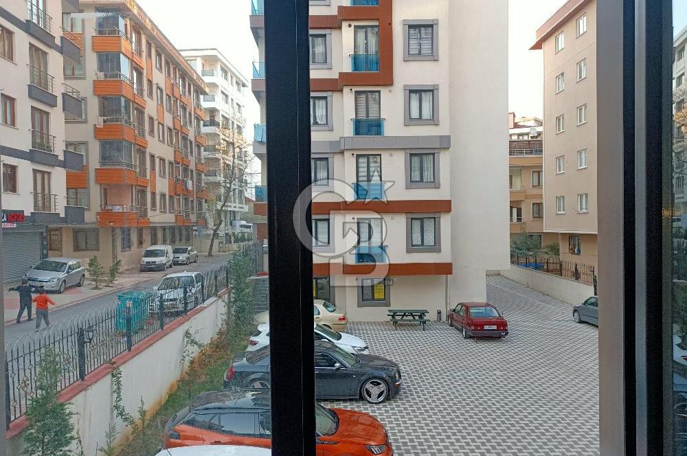 ümraniye inkılap mah. sitede 2 oda 1 salon 1 katta 85 m2 