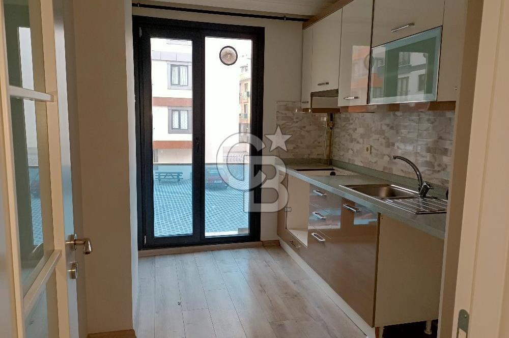 ümraniye inkılap mah. sitede 2 oda 1 salon 1 katta 85 m2 
