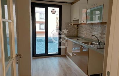 ümraniye inkılap mah. sitede 2 oda 1 salon 1 katta 85 m2 