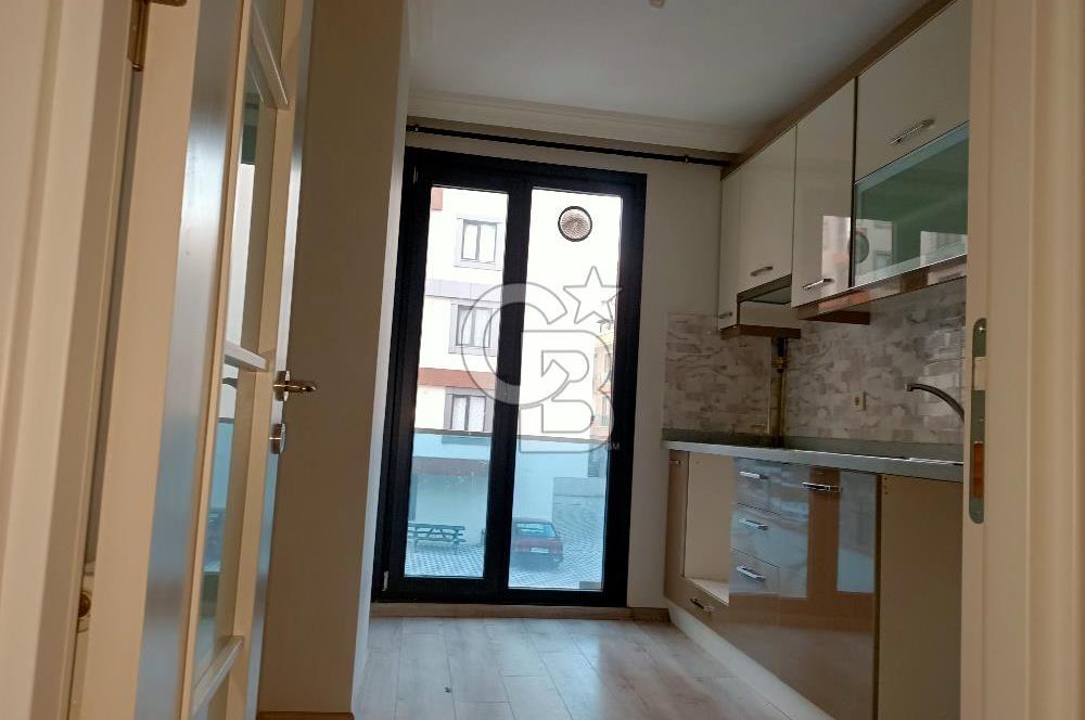 ümraniye inkılap mah. sitede 2 oda 1 salon 1 katta 85 m2 