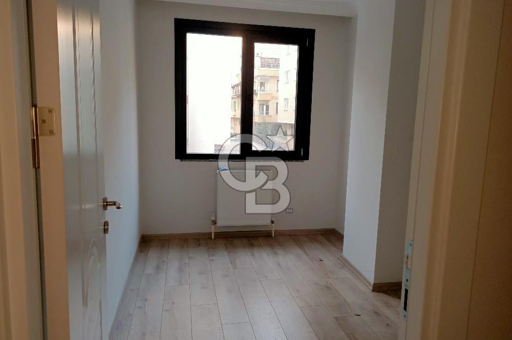 ümraniye inkılap mah. sitede 2 oda 1 salon 1 katta 85 m2 