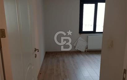 ümraniye inkılap mah. sitede 2 oda 1 salon 1 katta 85 m2 