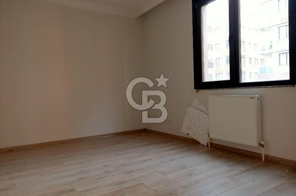 ümraniye inkılap mah. sitede 2 oda 1 salon 1 katta 85 m2 