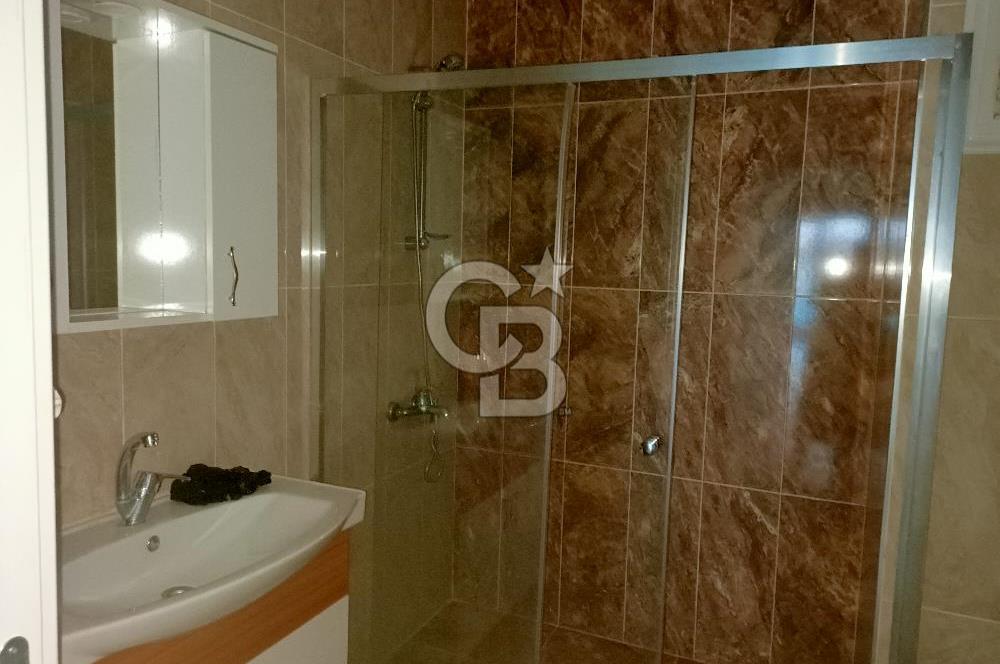 ümraniye inkılap mah. sitede 2 oda 1 salon 1 katta 85 m2 