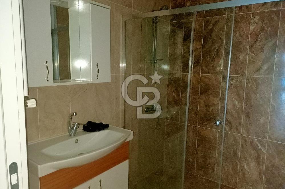 ümraniye inkılap mah. sitede 2 oda 1 salon 1 katta 85 m2 