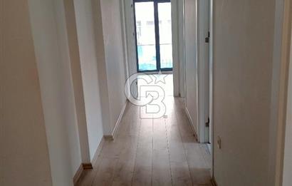 ümraniye inkılap mah. sitede 2 oda 1 salon 1 katta 85 m2 