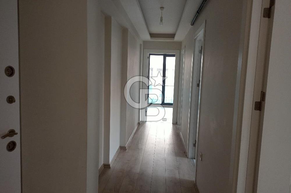 ümraniye inkılap mah. sitede 2 oda 1 salon 1 katta 85 m2 