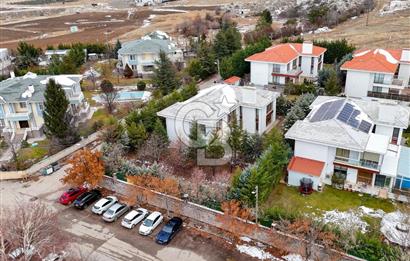GÖLBAŞI İNCEK TARZ KONAKLARI SATILIK 2 KATLI VİLLA