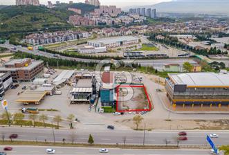 Kocaeli İzmit D605 Karayoluna cepheli ticari imarlı satılık arsa