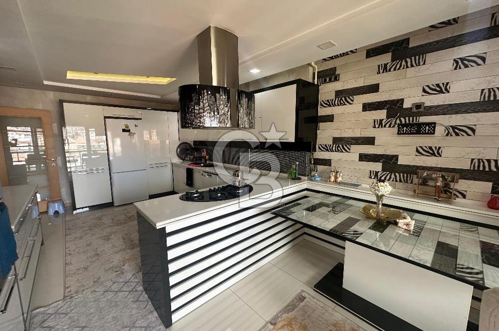 COLDWELL BANKER SAFİR'den KANALBOYU'nda SATILIK DUBLEKS DAİRE