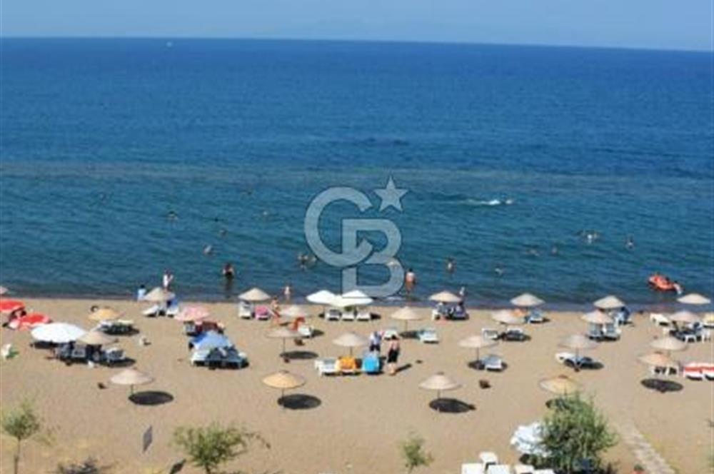 DİKİLİ GÜLKENT SİTESİNDE DENİZE YAKIN MESAFEDE VİLLA İMARLI FIRSAT ARSA
