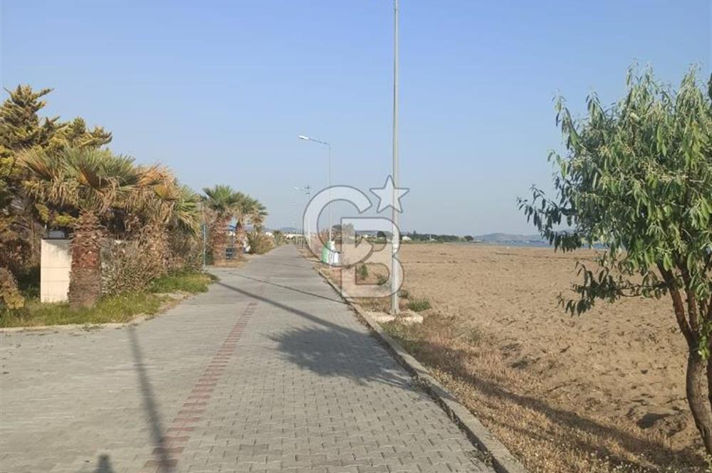 DİKİLİ GÜLKENT SİTESİNDE DENİZE YAKIN MESAFEDE VİLLA İMARLI FIRSAT ARSA