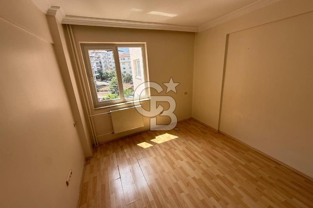 Bağbaşı Mahallesi Özgür Sitesi'nde Satılık 2+1 Geniş Daire