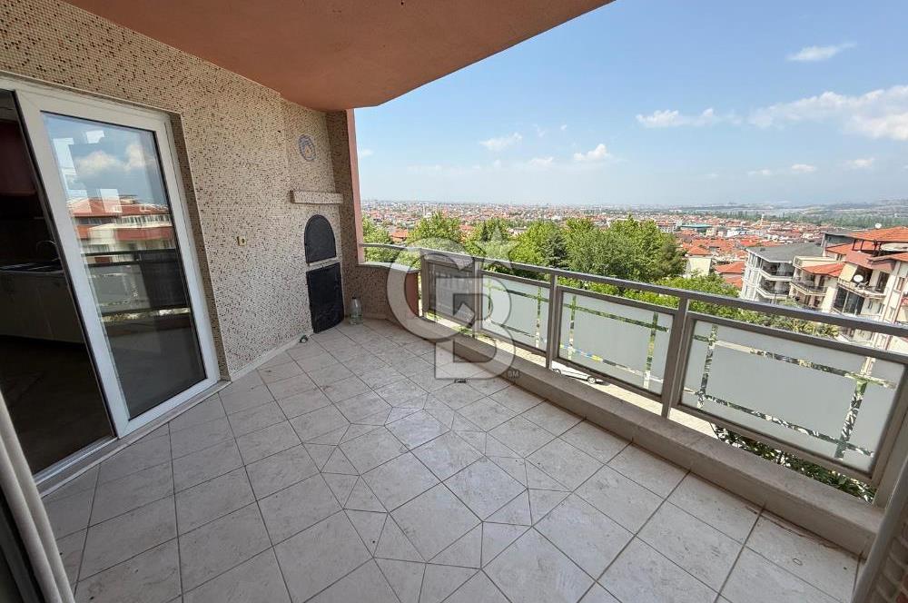 Bağbaşı Mahallesi Özgür Sitesi'nde Satılık 2+1 Geniş Daire