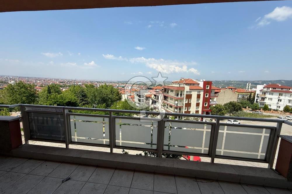 Bağbaşı Mahallesi Özgür Sitesi'nde Satılık 2+1 Geniş Daire