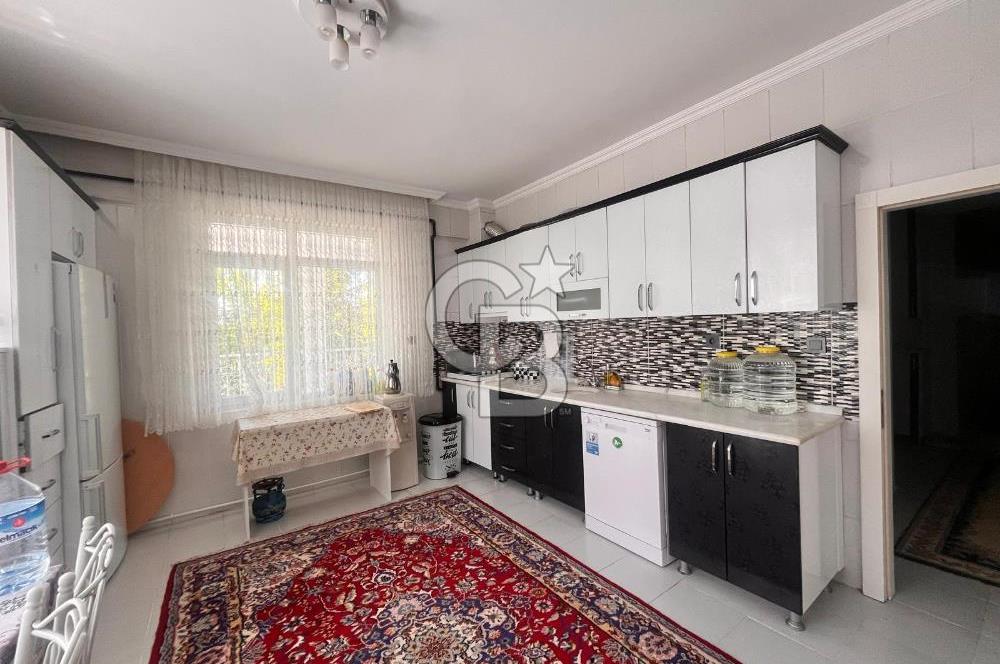 Cb Vizyon Tuğba ERKAL'dan Geniş Bahçeli Çiftlik Tarzı Villa