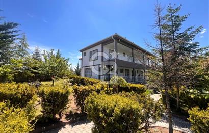 Cb Vizyon Tuğba ERKAL'dan Geniş Bahçeli Çiftlik Tarzı Villa