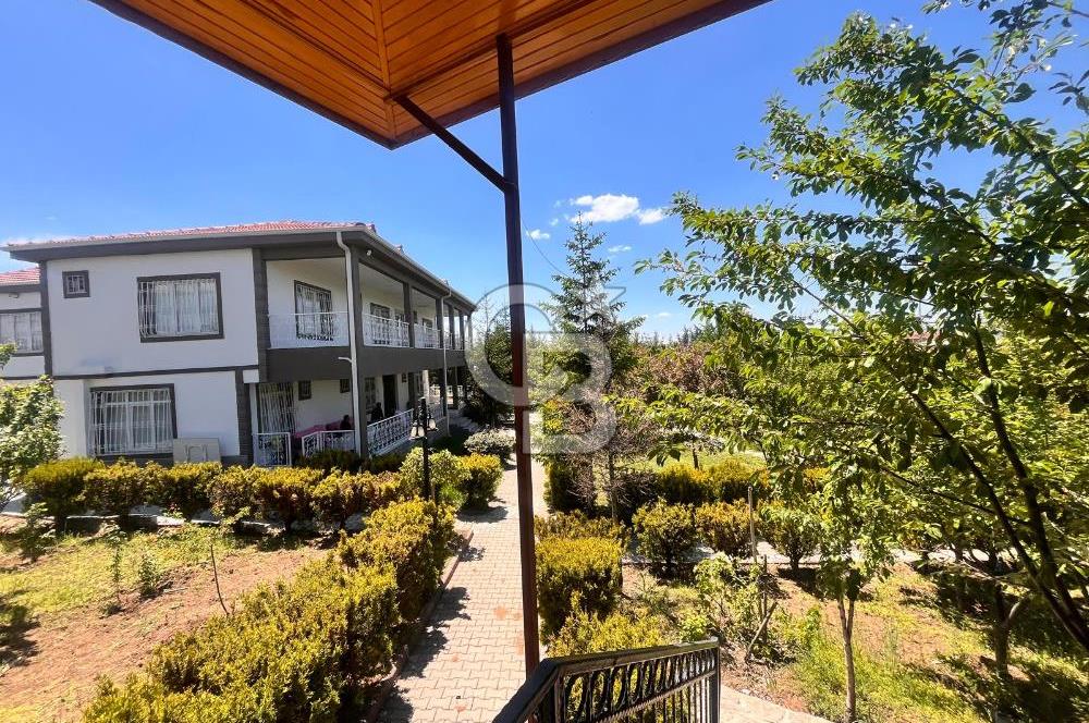 Cb Vizyon Tuğba ERKAL'dan Geniş Bahçeli Çiftlik Tarzı Villa
