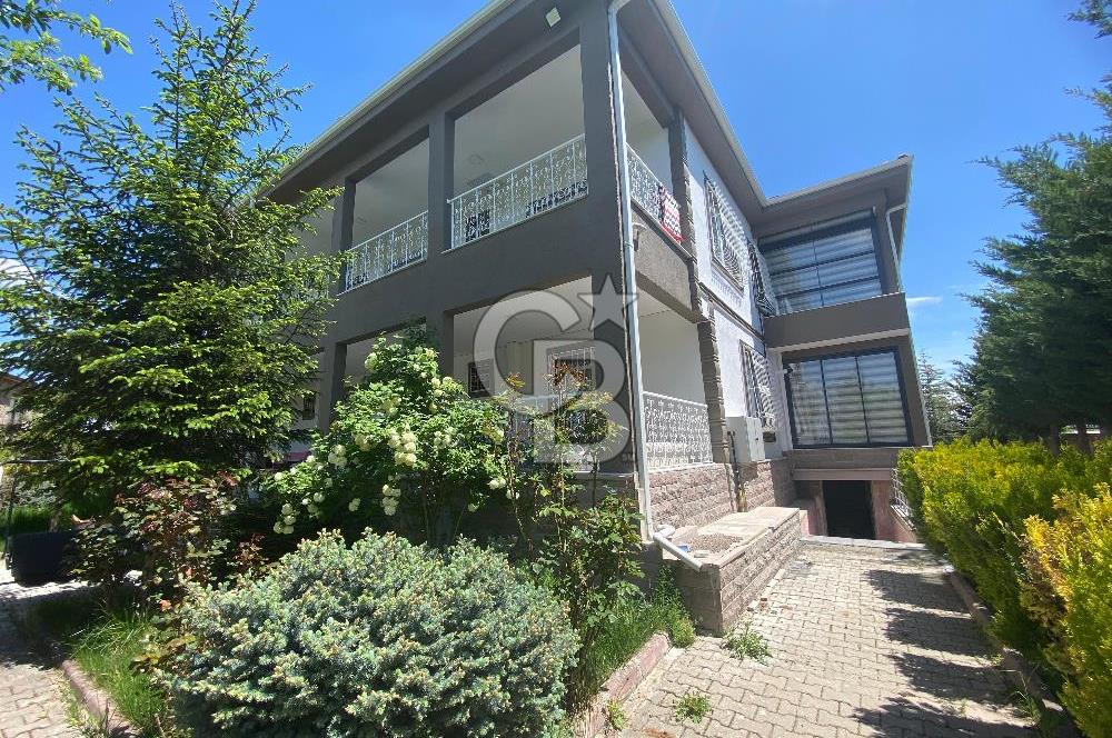 Cb Vizyon Tuğba ERKAL'dan Geniş Bahçeli Çiftlik Tarzı Villa