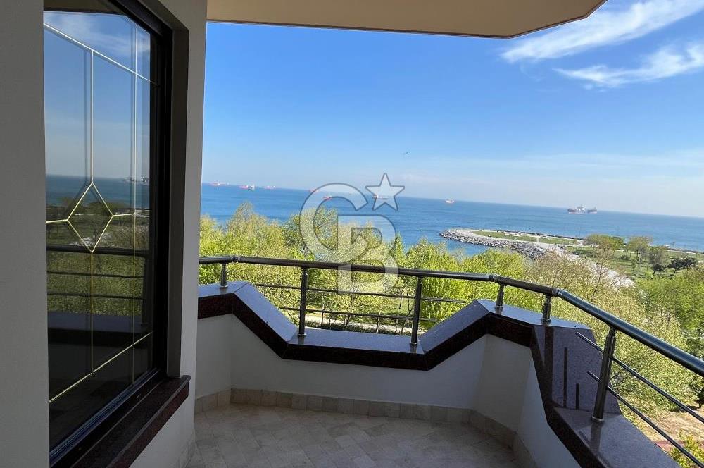 Sahilde Deniz Manzaralı Otoparklı Balkonlu 4+1 Satılık Daire