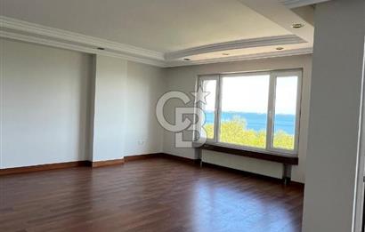 Sahilde Deniz Manzaralı Otoparklı Balkonlu 4+1 Satılık Daire