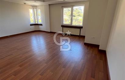 Sahilde Deniz Manzaralı Otoparklı Balkonlu 4+1 Satılık Daire