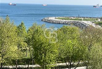 Sahilde Deniz Manzaralı Otoparklı Balkonlu 4+1 Satılık Daire