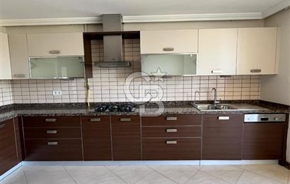Sahilde Deniz Manzaralı Otoparklı Balkonlu 4+1 Satılık Daire