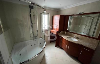 Sahilde Deniz Manzaralı Otoparklı Balkonlu 4+1 Satılık Daire