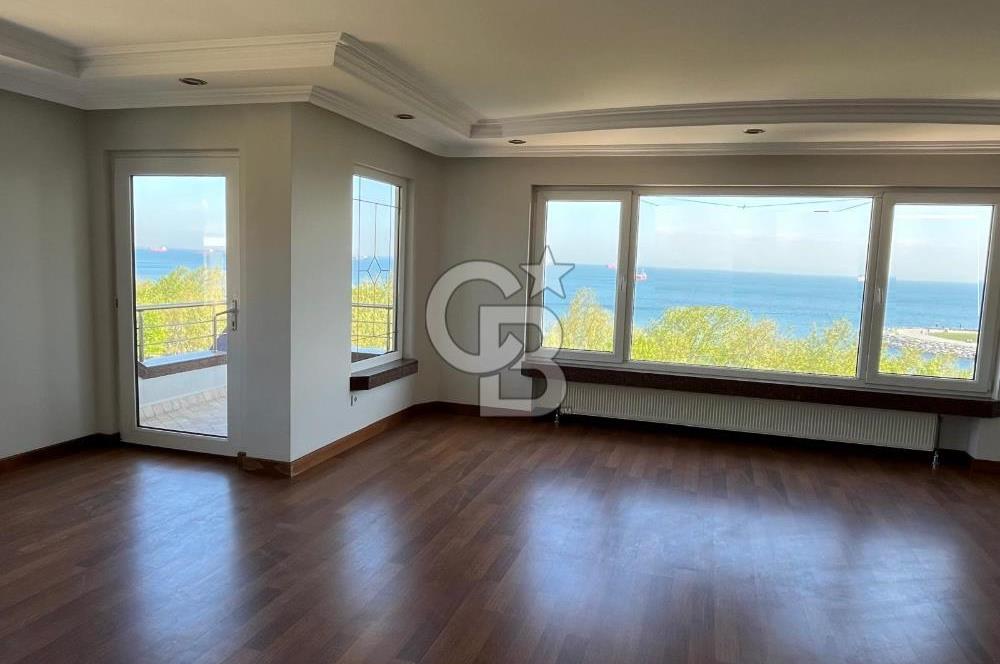 Sahilde Deniz Manzaralı Otoparklı Balkonlu 4+1 Satılık Daire