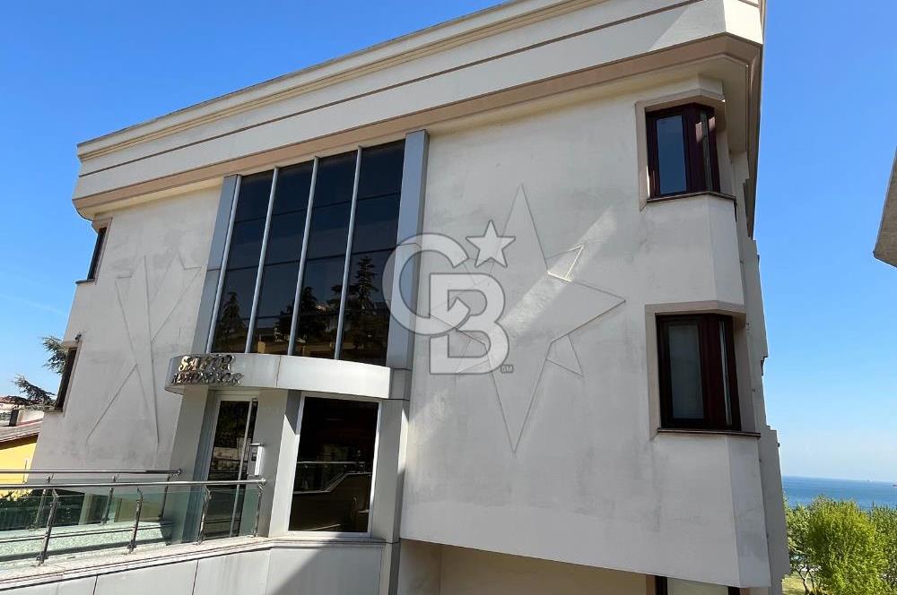 Sahilde Deniz Manzaralı Otoparklı Balkonlu 4+1 Satılık Daire