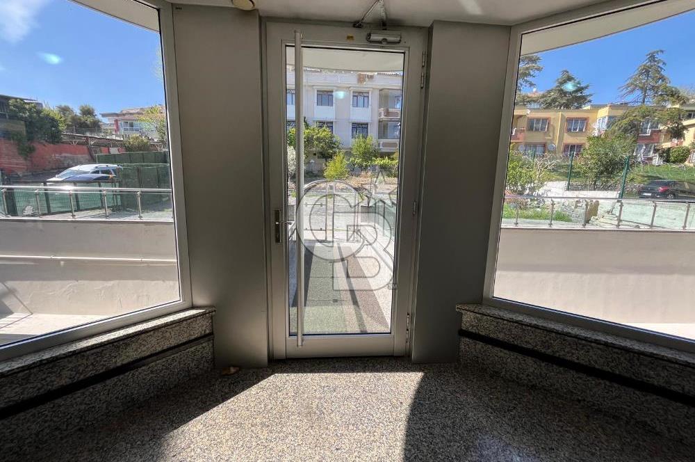 Sahilde Deniz Manzaralı Otoparklı Balkonlu 4+1 Satılık Daire