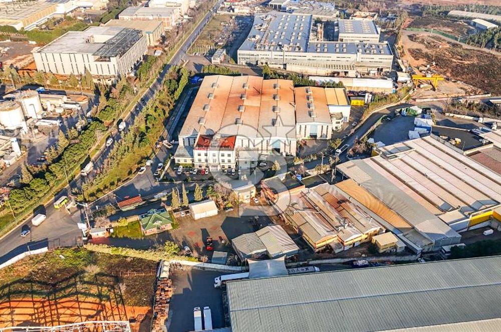Gebze Pelitli Merkezde Üzerinde Fabrika ve Depo Olan 6090m2 Arsa