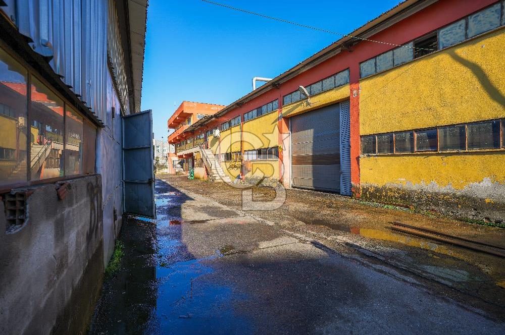 Gebze Pelitli Merkezde Üzerinde Fabrika ve Depo Olan 6090m2 Arsa
