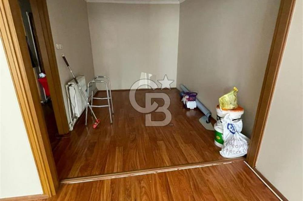 Şirinevler Meydan'da, Bakımlı, Aile Apartmanında Kiralık Daire