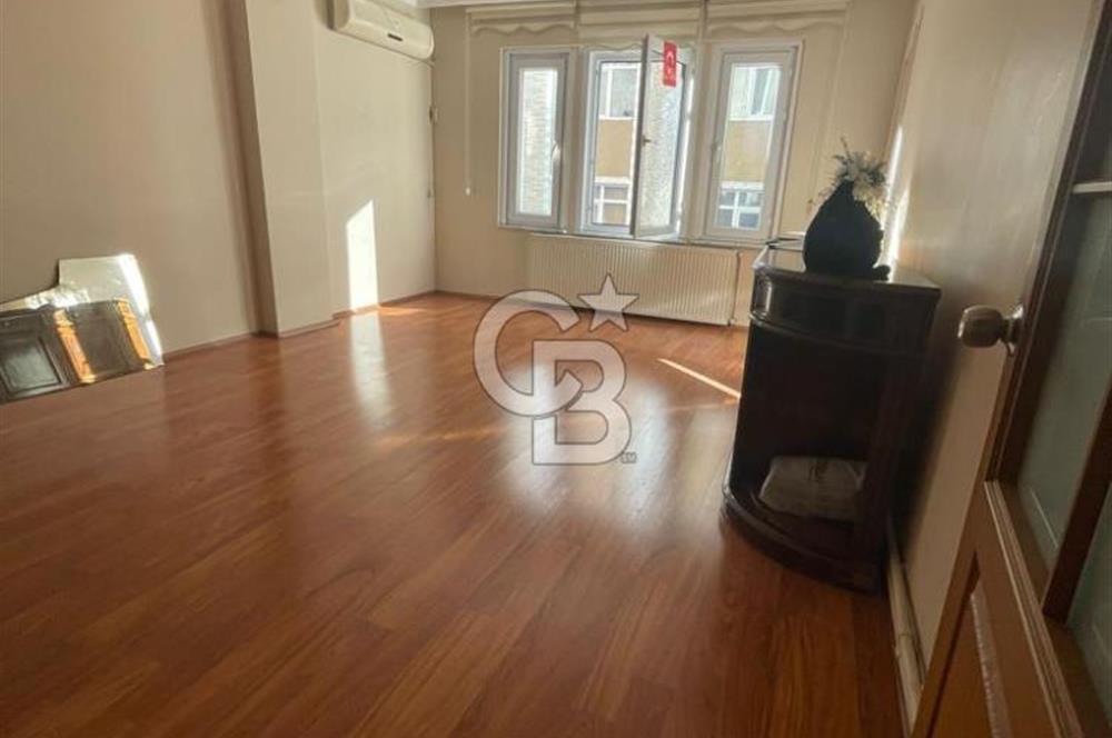 Şirinevler Meydan'da, Bakımlı, Aile Apartmanında Kiralık Daire