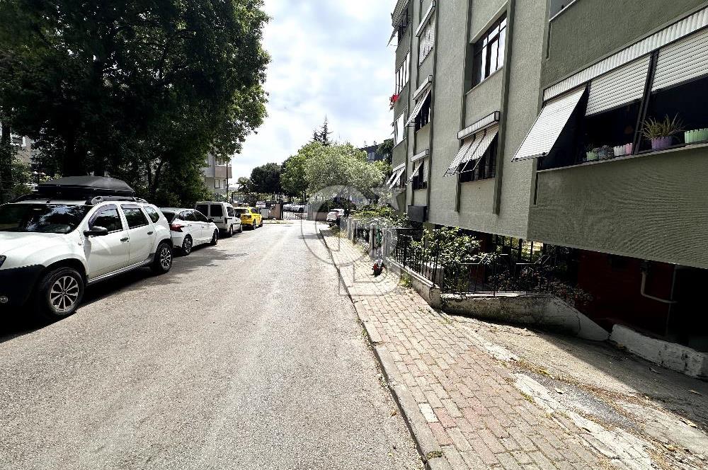 ACIBADEM CADDESİNE PARALEL SOKAKTA SATILIK DÜKKAN