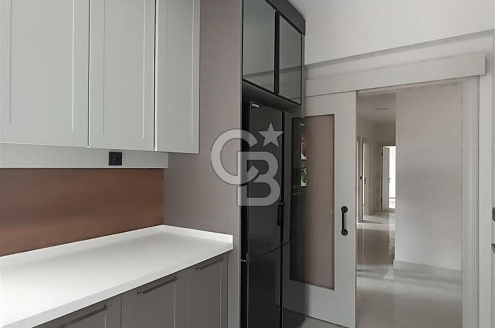 Geniş Peyzaj ve Sosyal Donatılı Site İçinde Satılık 4+1 Daire