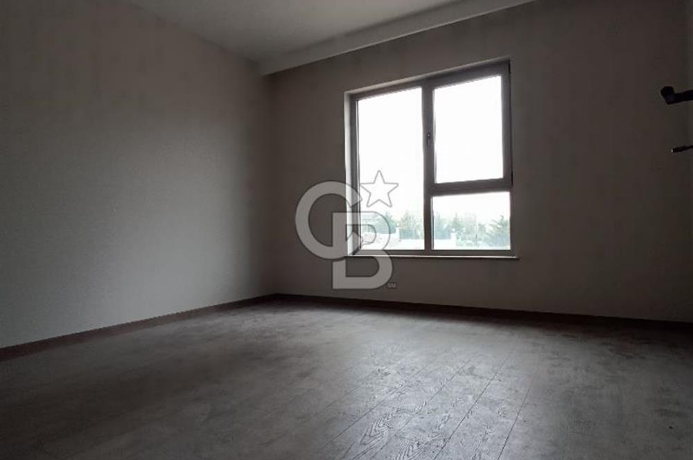 Geniş Peyzaj ve Sosyal Donatılı Site İçinde Satılık 4+1 Daire