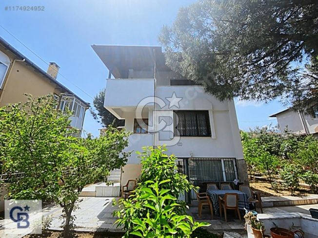 Servergazi Esnaf Sitesi'nde Kiralık 300m2 Geniş Bahçeli Villa
