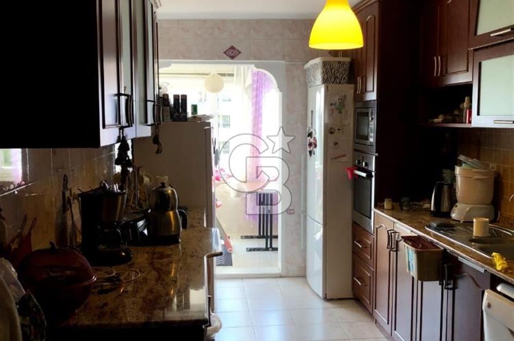 BORNOVA GEDİZ CADDESİNDE 3+1