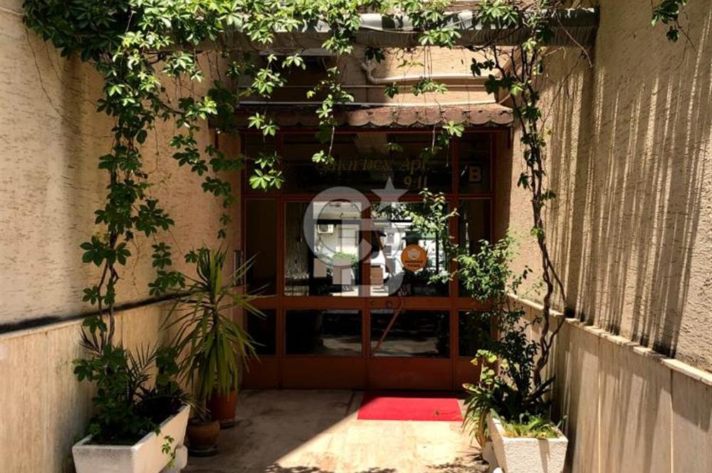 BORNOVA GEDİZ CADDESİNDE 3+1