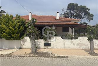 Çesme santiye plaj evlerınde 3+1  140 m2 net ikiz villa