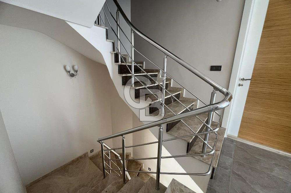URLA ZEYTİNALANI SATILIK 4+1 VİLLA
