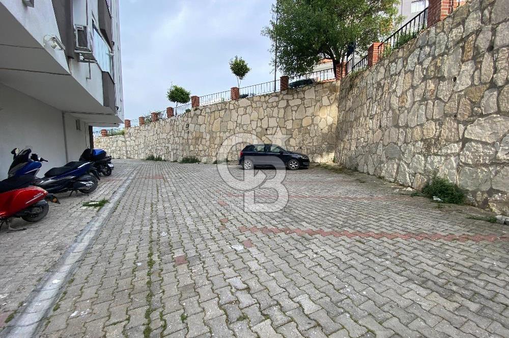 KUŞADASI İKİÇEŞMELİK'TE 3+1 TERASLI DENİZ MANZARALI ÇATI DUBLEKSİ