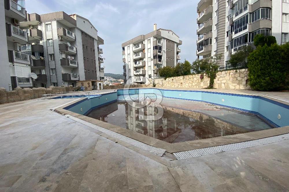 KUŞADASI İKİÇEŞMELİK'TE 3+1 TERASLI DENİZ MANZARALI ÇATI DUBLEKSİ