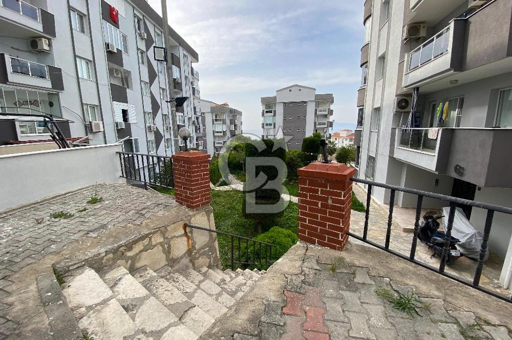 KUŞADASI İKİÇEŞMELİK'TE 3+1 TERASLI DENİZ MANZARALI ÇATI DUBLEKSİ